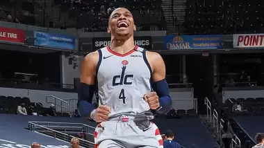 Russell Westbrook'tan "triple double" rekoru, Curry'den 49 sayı