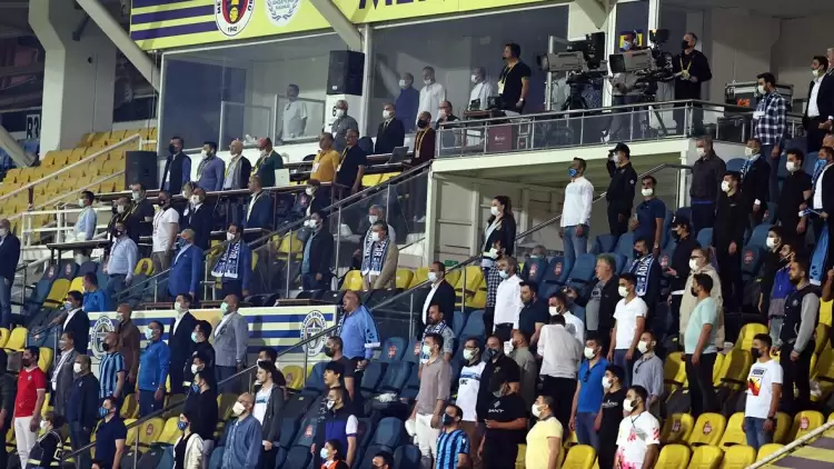 Adana Demirspor'u tarihi maçta taraftarı yalnız bırakmadı 