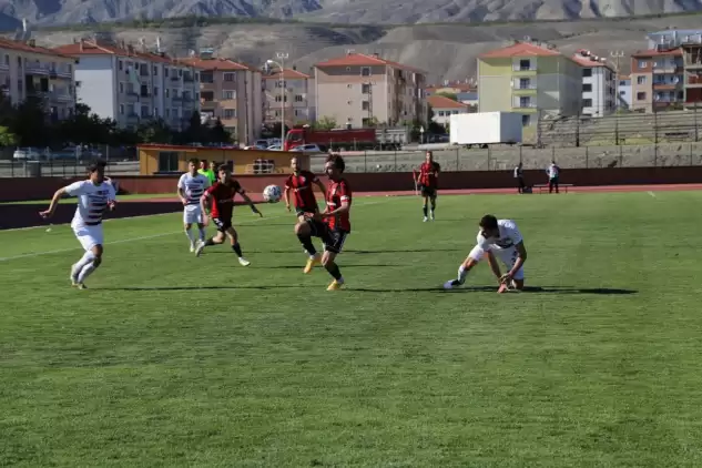 24 Erzincanspor 2-0 kazandı, avantajı kaptı