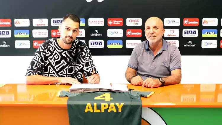 Alanyaspor'da flaş ayrılık! "Büyük umutlarla transfer edilmişti..."