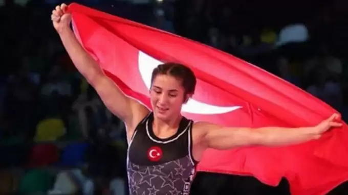 Zeynep Yetgil Kuzey Makedonya'dan gümüş madalya ile döndü