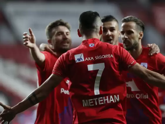 Samsunspor'un nefesi yetmedi! Süper Lig'e son bilet İzmir'in