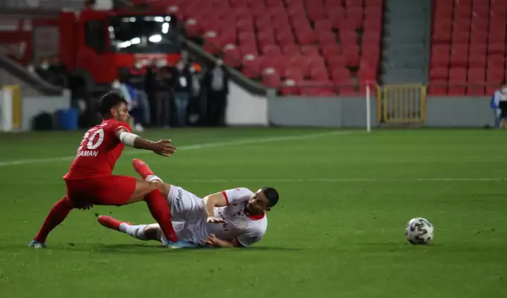 60 metreden Samsunspor'u yıkan Enis, "Transfer hakkında.."