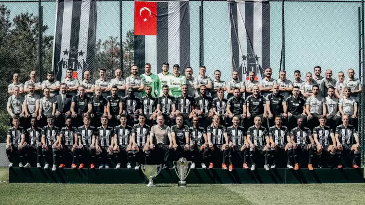 Beşiktaş'tan iki kupalı paylaşım