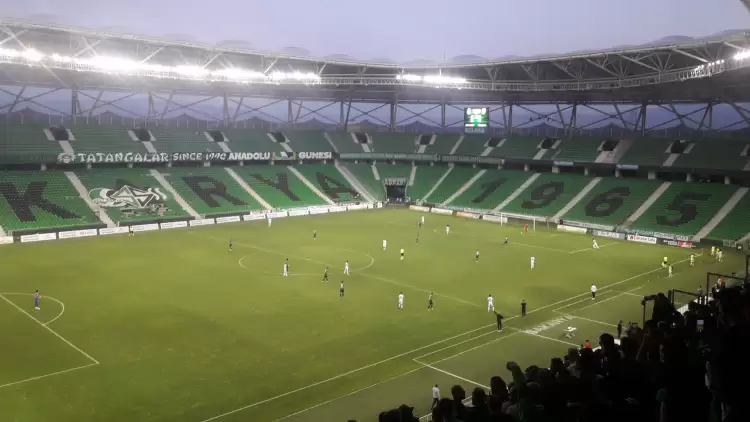 Sakaryaspor-Kırşehir Belediyespor maçında 2. yarı gecikmeli başladı