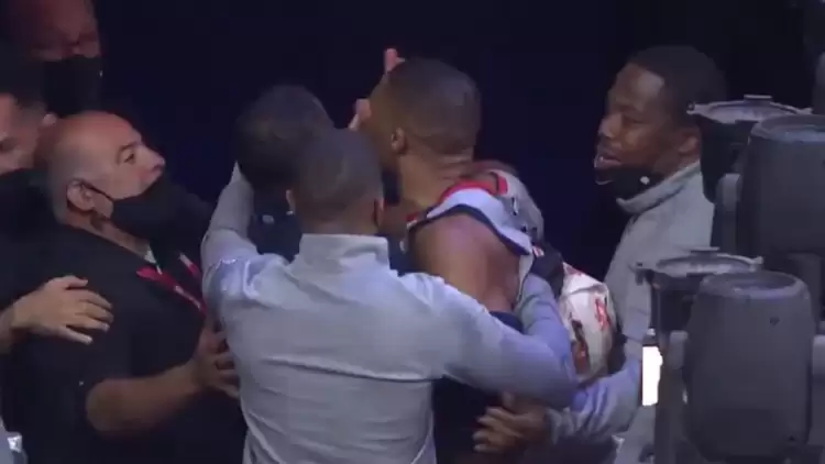 (VİDEO) Westbrook çılgına döndü! NBA'de skandal hareket