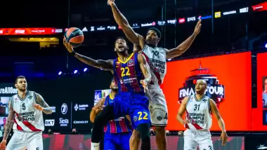 Anadolu Efes'in finaldeki rakibi son saniyede Barcelona