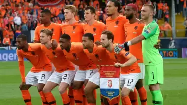 Hollanda Milli Takımı'nda aşı krizi yaşanıyor!