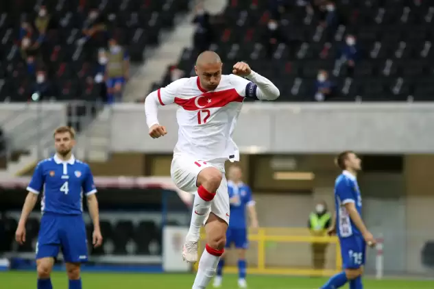  Kral, Milli Takım’da da attı! Burak için rakip fark etmiyor