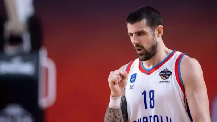 Anadolu Efes'te ilk ayrılık yaşandı