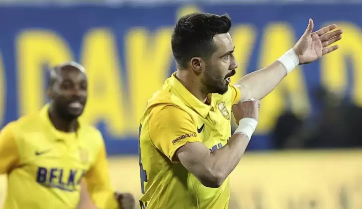 Ankaragücü, büyük takımları boş geçmeyen futbolcuyla yolları ayırdı