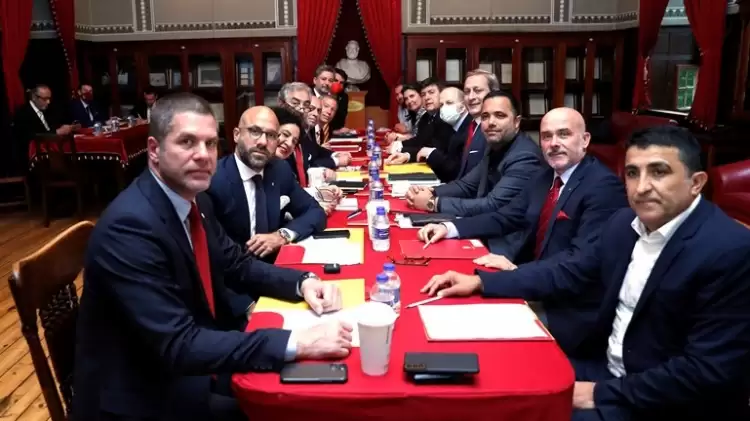 Galatasaray'ın yeni yönetimi, ilk toplantısını gerçekleştirdi