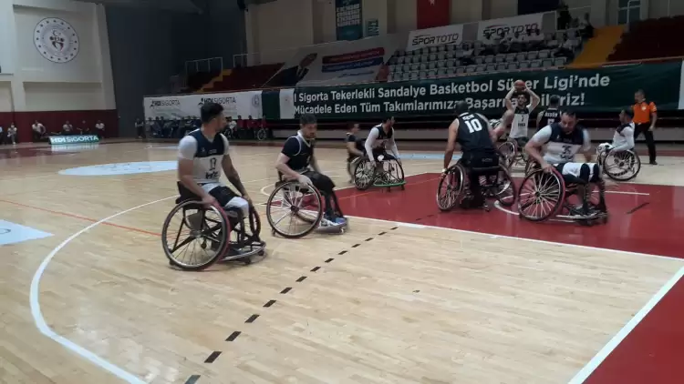 İzmir BBSK, Beşiktaş karşısında seride 1-0 öne geçti