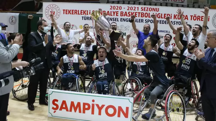 Beşiktaş'ı deviren İzmir BBSK, 5. kez şampiyon