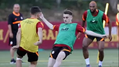 Galatasaray’da iki isim daha takıma katıldı