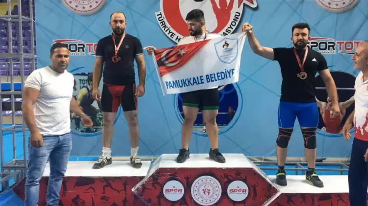 Pamukkale Belediyesporlu halterciden Türkiye rekoru geldi