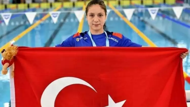 Milli yüzücü Merve Tuncel, gençler 400 metrede Avrupa şampiyonu