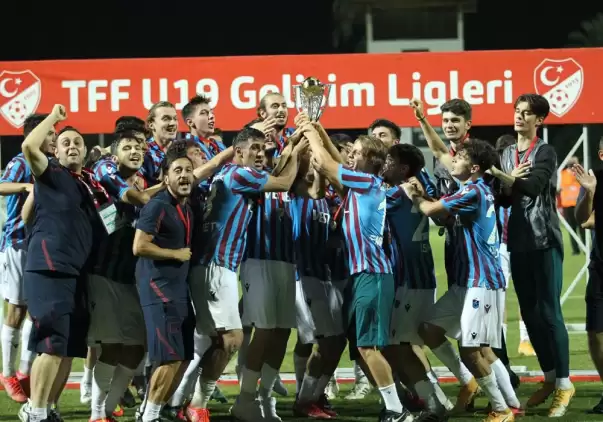 Galatasaray'ı deviren Trabzonspor, U19 Gelişim Süper Ligi'nin şampiyonu