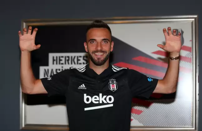 Beşiktaş transferi açıkladı! Kenan Karaman, Kartal oldu