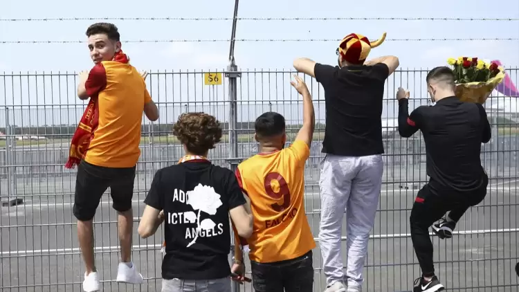 Galatasaray için tel örgülere tırmandılar