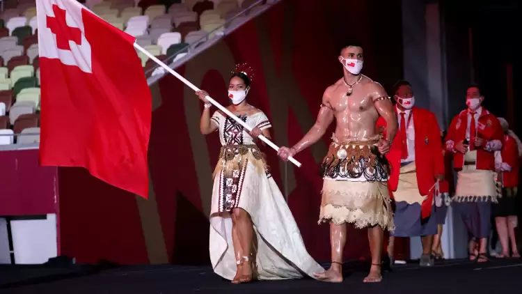 Tongalı bayrak taşıyıcısı Pita Taufatofua viral oldu! Tokyo Olimpiyatları'nda...