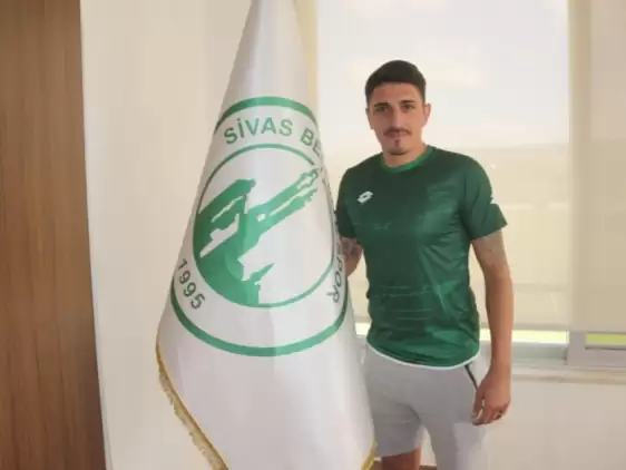 Sivas Belediyespor, Abdullah Topkara'yı transfer ettiğini açıkladı