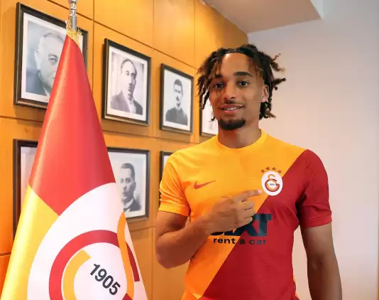 Galatasaray Sacha Boey transferini resmen açıkladı