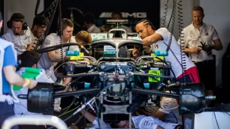 Mercedes'ten "güncelleme" kararı