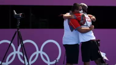 Tokyo'da Mete Gazoz fırtınası! Son 16 biletini kaptı...