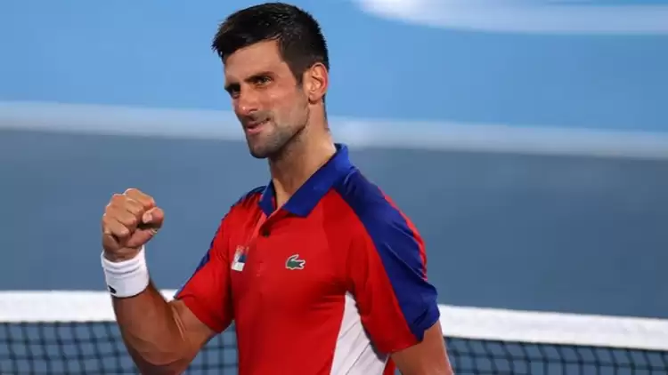 Djokovic Tokyo'da yarı finalde, Medvedev havlu attı!