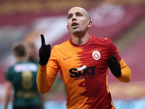 Galatasaray'da Feghouli, St. Johnstone maçında ilk 11'de