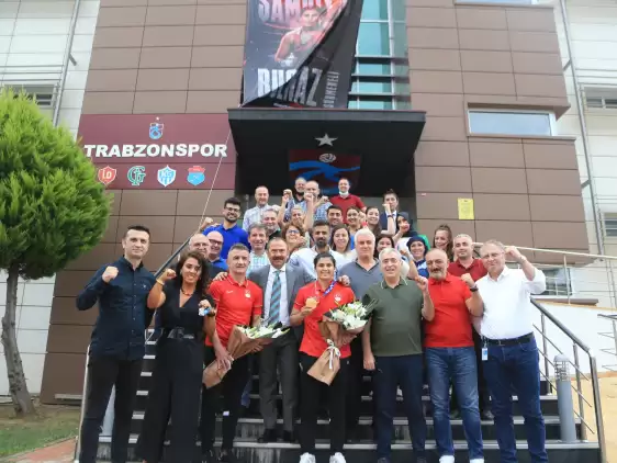 Olimpiyat şampiyonu Busenaz Sürmeneli'den Trabzonspor'a ziyaret