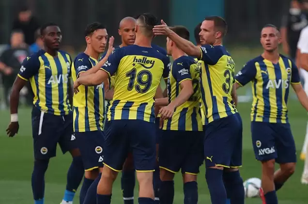 Fenerbahçe'de 30 oyuncunun lisansı çıktı