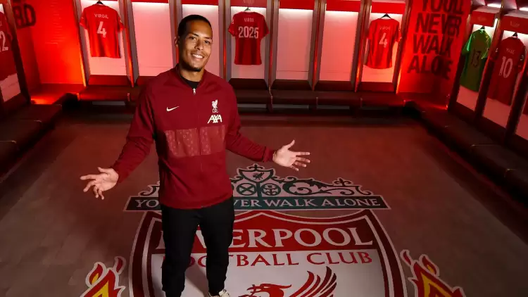 Liverpool, Virgil van Dijk'ın sözleşmesini 2025'e kadar uzattı