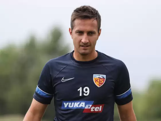 Kayserispor'un yeni transferi Mario Gavranovic ilk antrenmanına çıktı