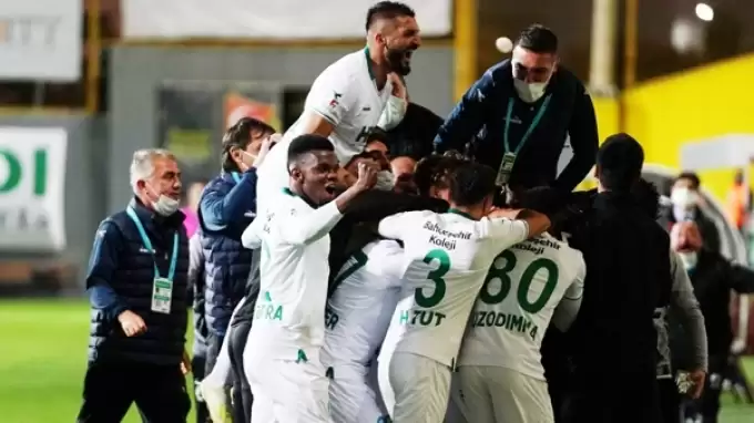 Giresunspor'da Doukara tamam, Emre Taşdemir ve Aziz Behich hedefte