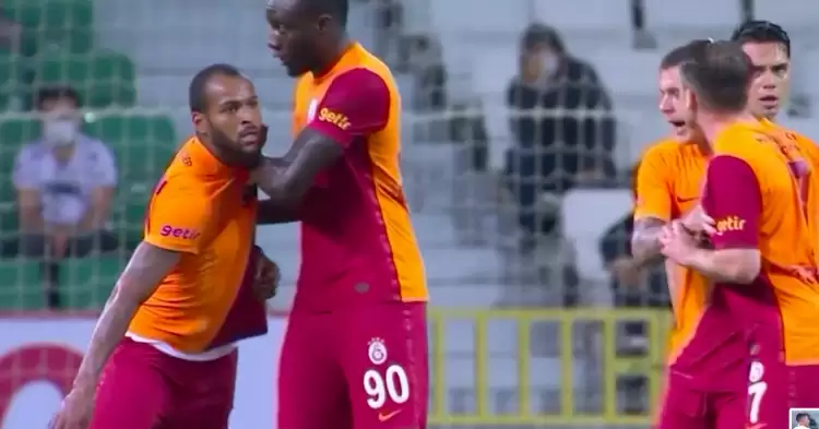 İnanılmaz olay: Marcao, Kerem'i sahada dövdü