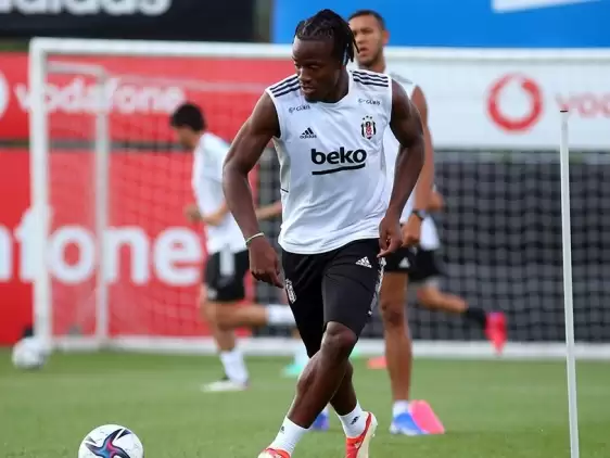 Beşiktaş'ın yeni transferi Michy Batshuayi, açıklamalarda bulundu