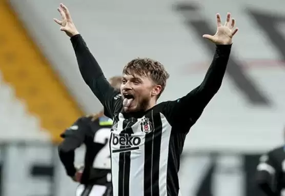 Beşiktaş'tan ayrılıyor... İmza an meselesi...