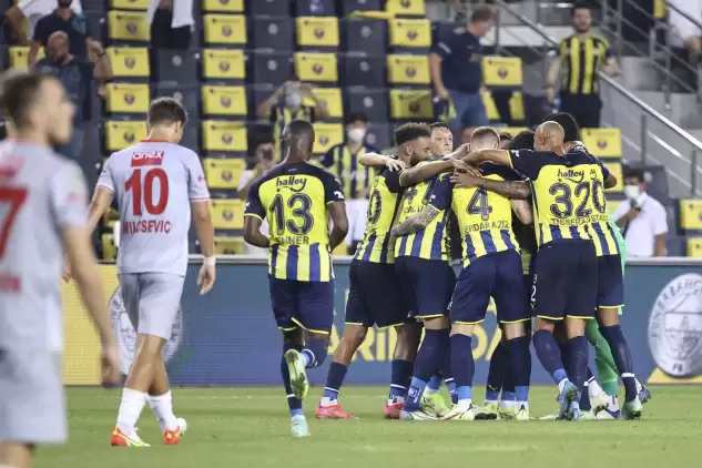 Süper Lig | Fenerbahçe, Kadıköy'deki Antalyaspor maçını 2-0 kazandı