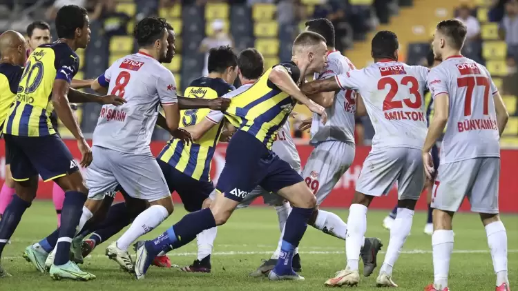 Fenerbahçe ile Antalyaspor'un sosyal medya düellosu!