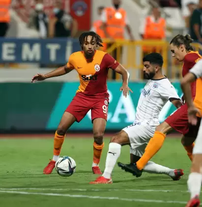 Galatasaray'da Sacha Boey ve Barış Alper, Kasımpaşa maçını değerlendirdi