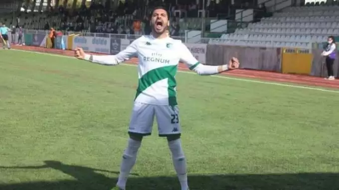 Bursaspor'da beklenmedik ayrılık! 1 ay dolmadan sözleşmesi feshedildi! 