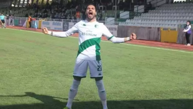 Bursaspor ile yollarını ayıran Ozan Sol, Sakaryaspor ile anlaştı