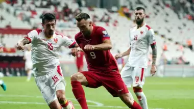 Ozan saçını taradı, Kenan bağcık bağladı