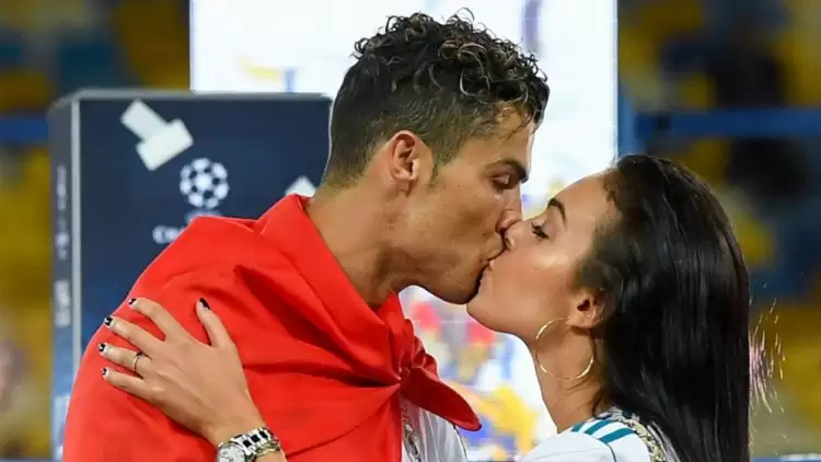 Cristiano Ronaldo ve Georgina Rodriguez'in büyük aşkı belgesel oluyor