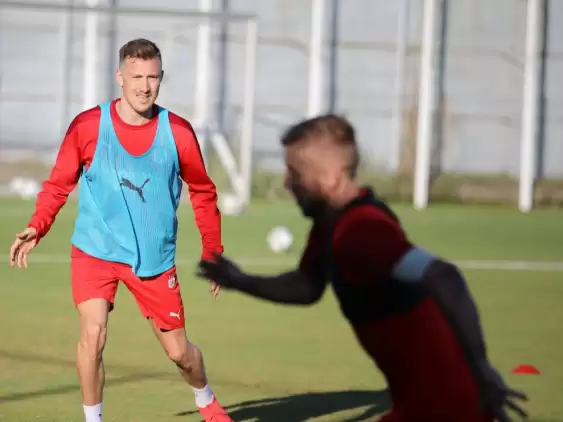 Sivasspor’da yeni transfer Fredrik Ulvestad ilk antrenmanına çıktı