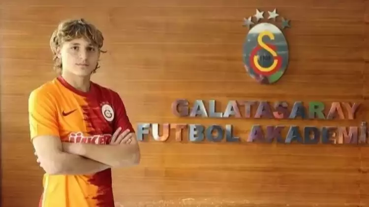 Galatasaray, Ayhan Akman'ın oğlu Hamza Yiğit Akman ile sözleşme imzaladı