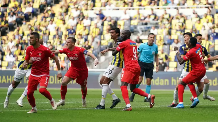 Süper Lig'de Fenerbahçe de gol yedi, Beşiktaş tek kaldı