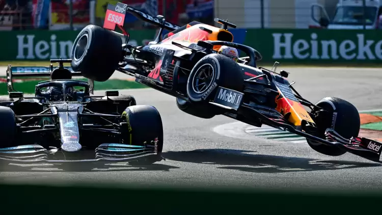 İtalya GP'deki büyük kaza Verstappen'e pahalıya mal oldu